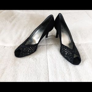 Stuart Weitzman Black Opened toed heels